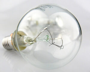 12 من افضل انواع الاضاءة المنزلية تساعدك على بروز بيتك بشكل راقي - 14 Incandescent bulb اللمبة المتوهجة